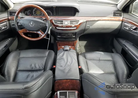 2012 Mercedes-Benz S 550 z USA, uszkodzony, nr VIN WDDNG7DB9CA439790